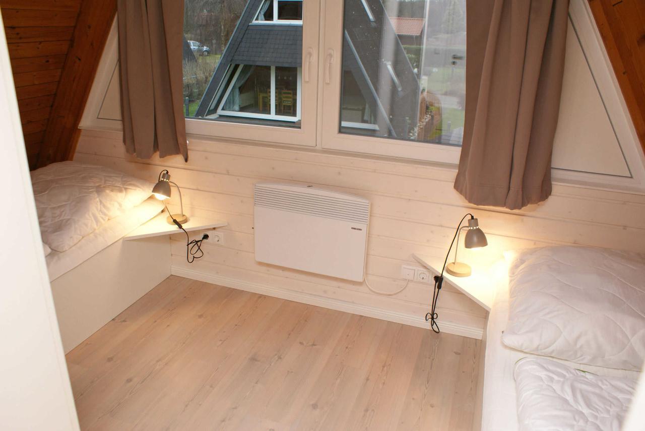 Zeltdachhaus Mit Moderner Ausstattung Vila Damp Exterior foto